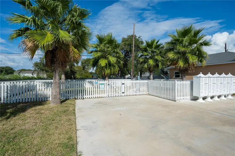 153 Oasis Circle Rockport, TX 78382