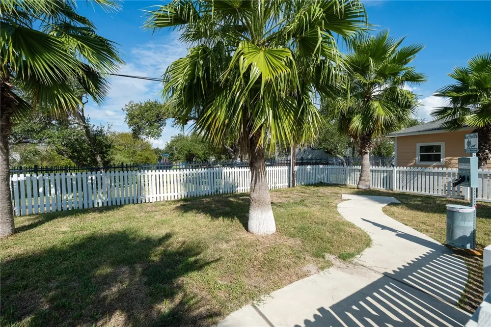 153 Oasis Circle Rockport, TX 78382