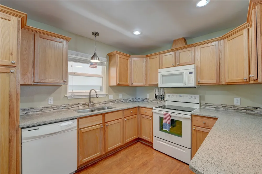 1023 S Fuqua Street Rockport, TX 78382