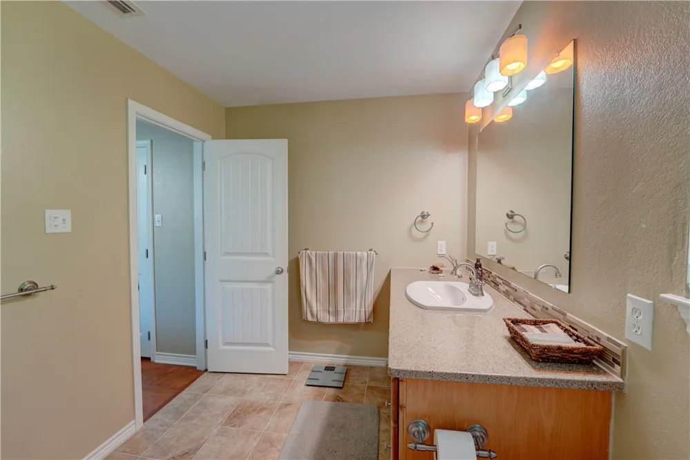 1023 S Fuqua Street Rockport, TX 78382