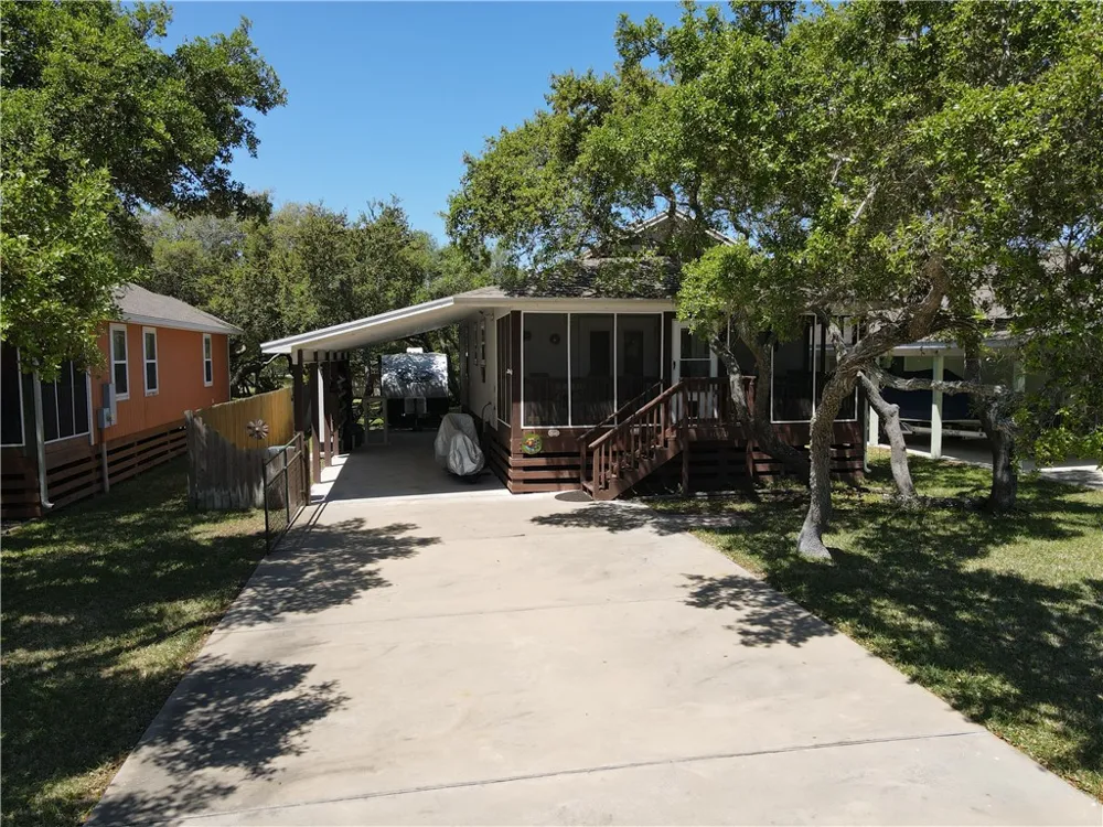 1023 S Fuqua Street Rockport, TX 78382