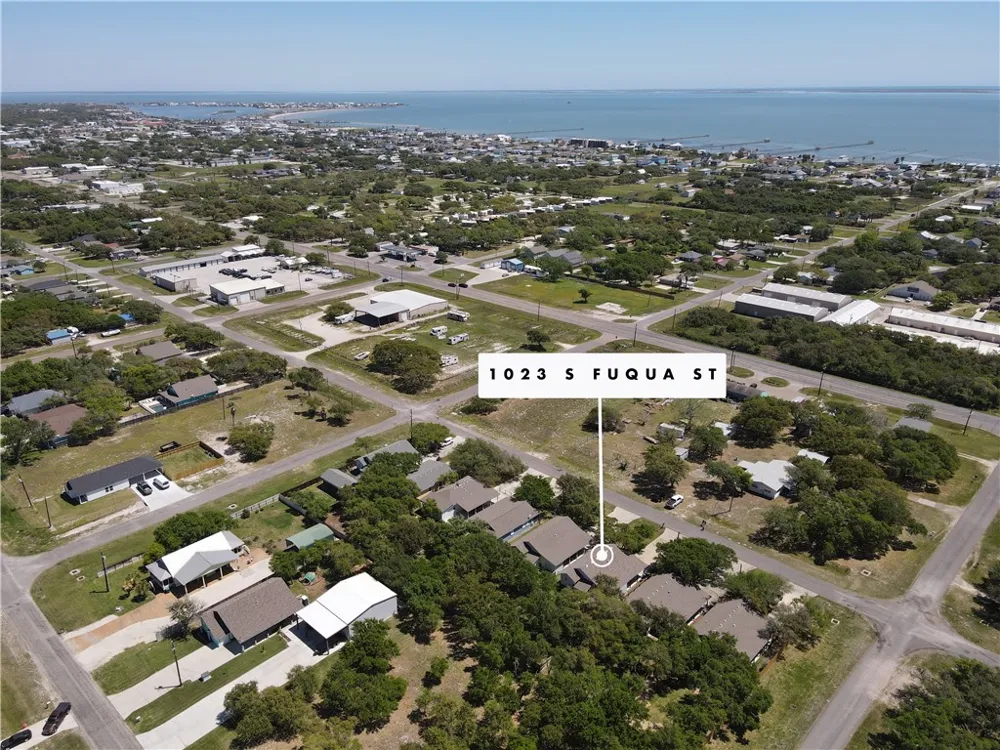 1023 S Fuqua Street Rockport, TX 78382