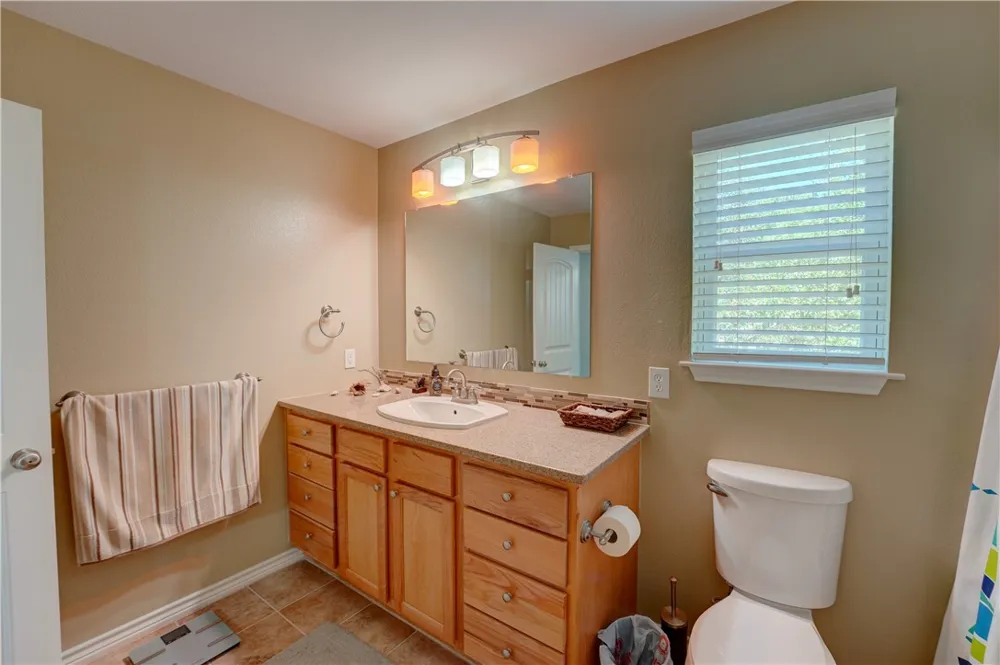 1023 S Fuqua Street Rockport, TX 78382