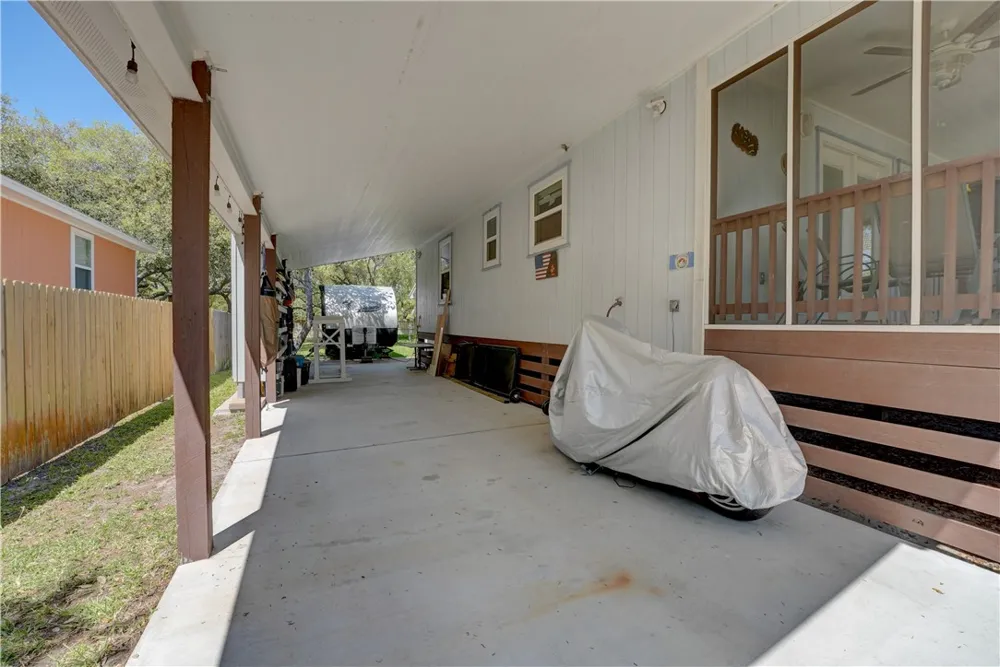 1023 S Fuqua Street Rockport, TX 78382