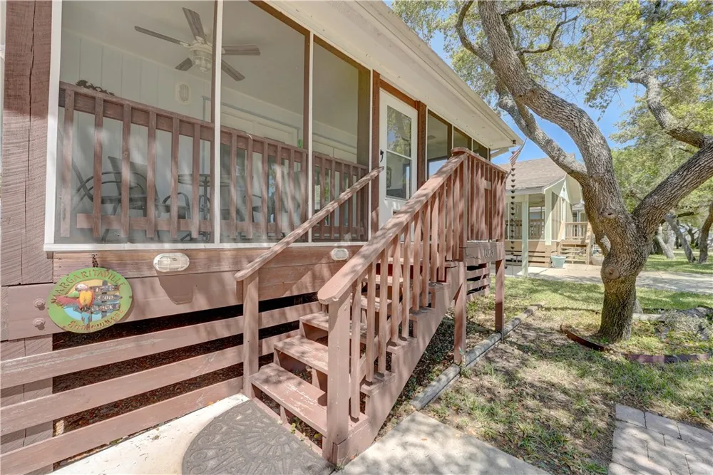 1023 S Fuqua Street Rockport, TX 78382