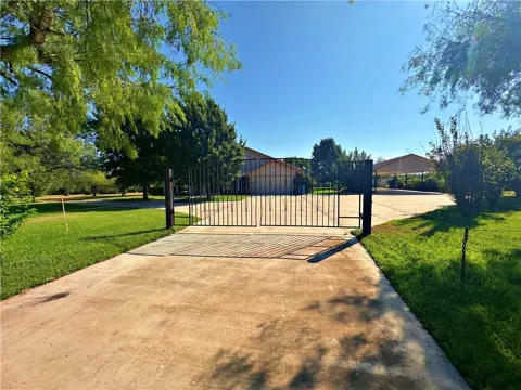 508 Lagunillas Avenue