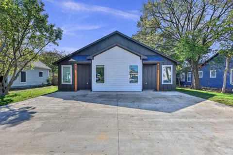 720 W Texas Street