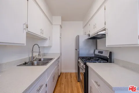 2622 Vanderbilt Lane #i