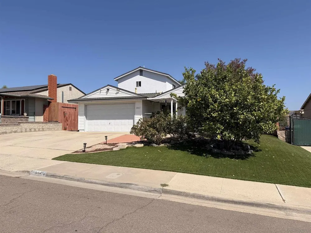 10041 Gem Tree Way Santee, CA 92071