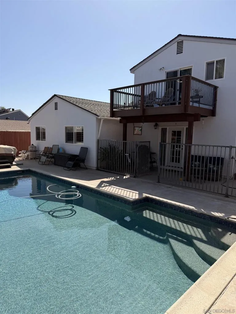 10041 Gem Tree Way Santee, CA 92071