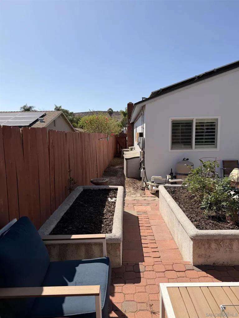 10041 Gem Tree Way Santee, CA 92071