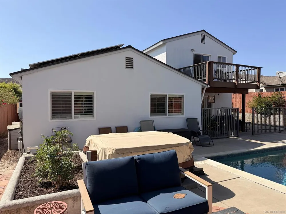 10041 Gem Tree Way Santee, CA 92071