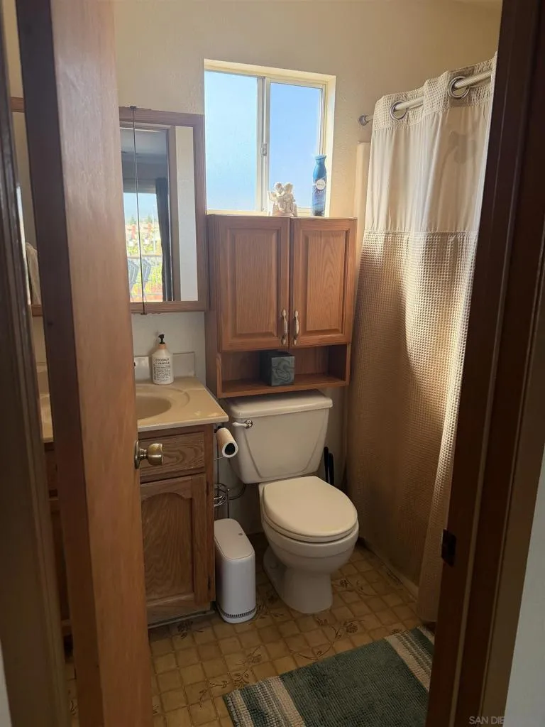 10041 Gem Tree Way Santee, CA 92071