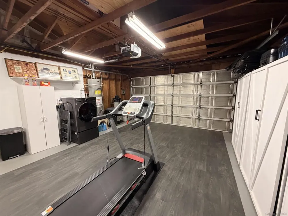 10041 Gem Tree Way Santee, CA 92071