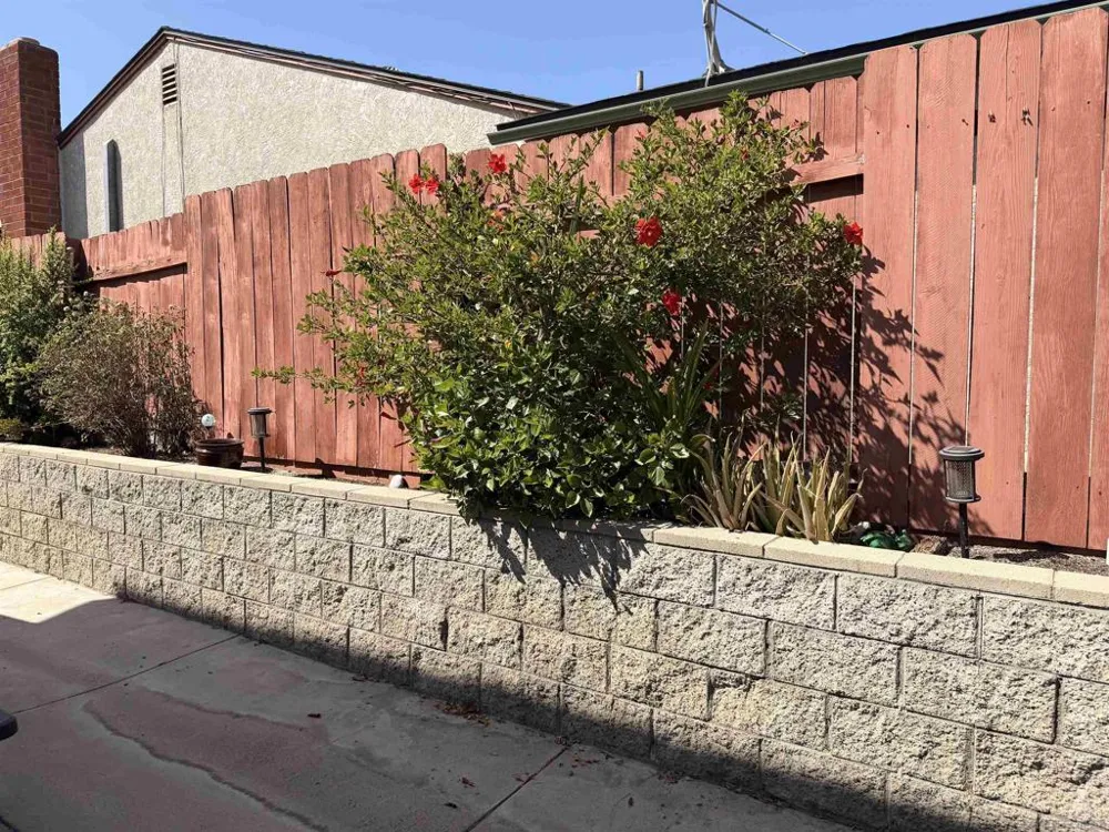 10041 Gem Tree Way Santee, CA 92071