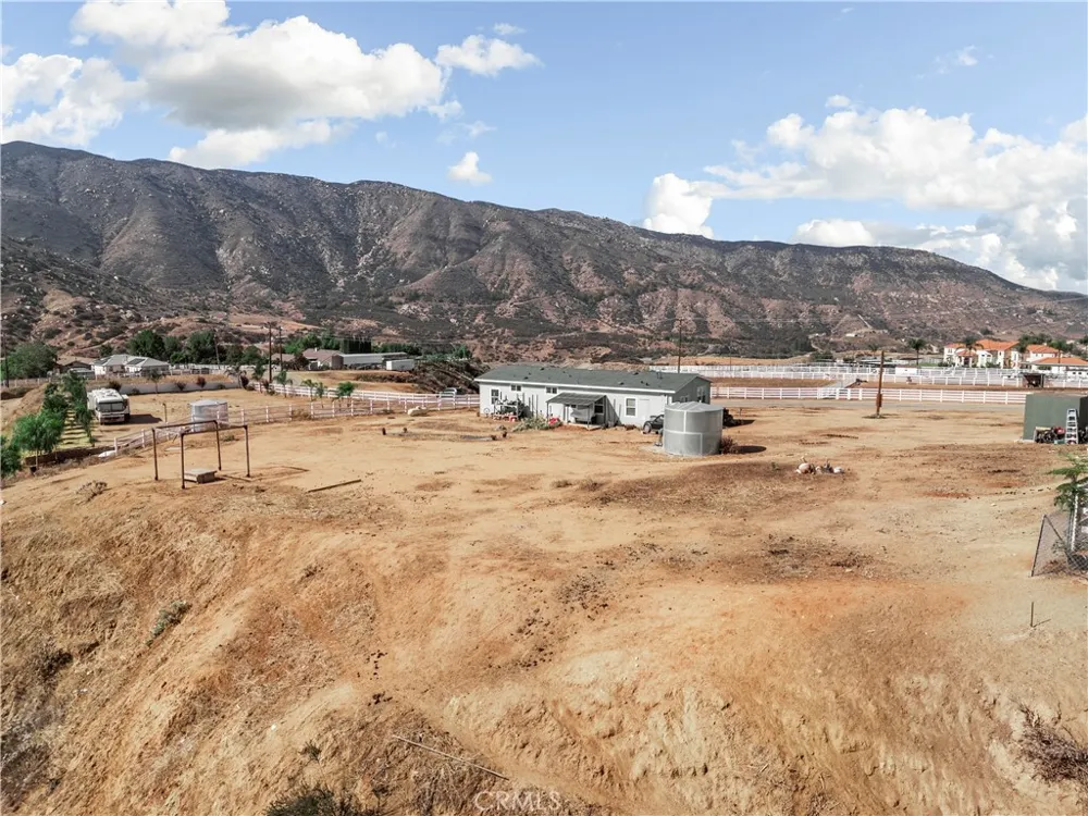 7534 Stewart Road Colton, CA 92324