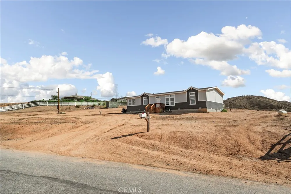 7534 Stewart Road Colton, CA 92324