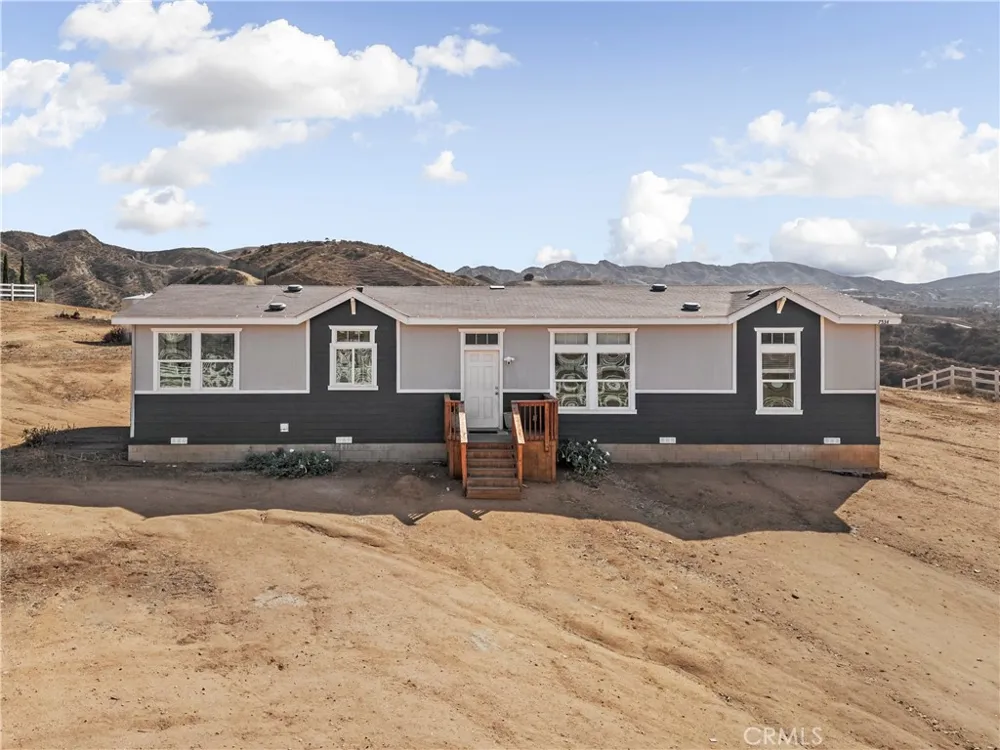 7534 Stewart Road Colton, CA 92324