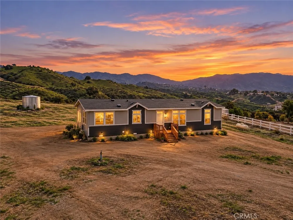 7534 Stewart Road Colton, CA 92324