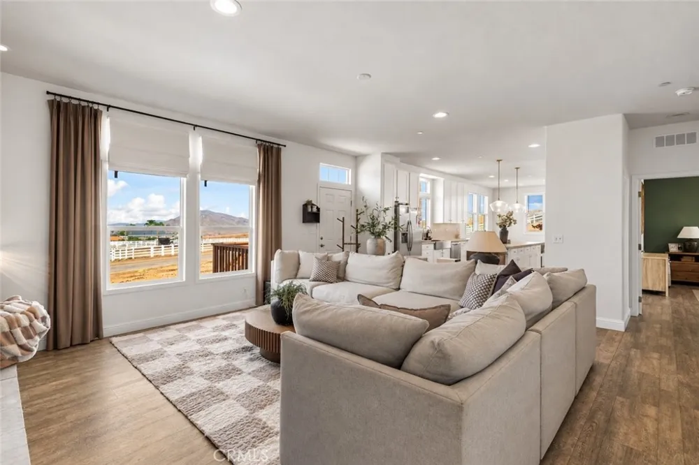 7534 Stewart Road Colton, CA 92324
