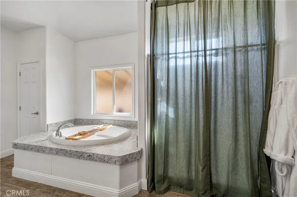 7534 Stewart Road Colton, CA 92324