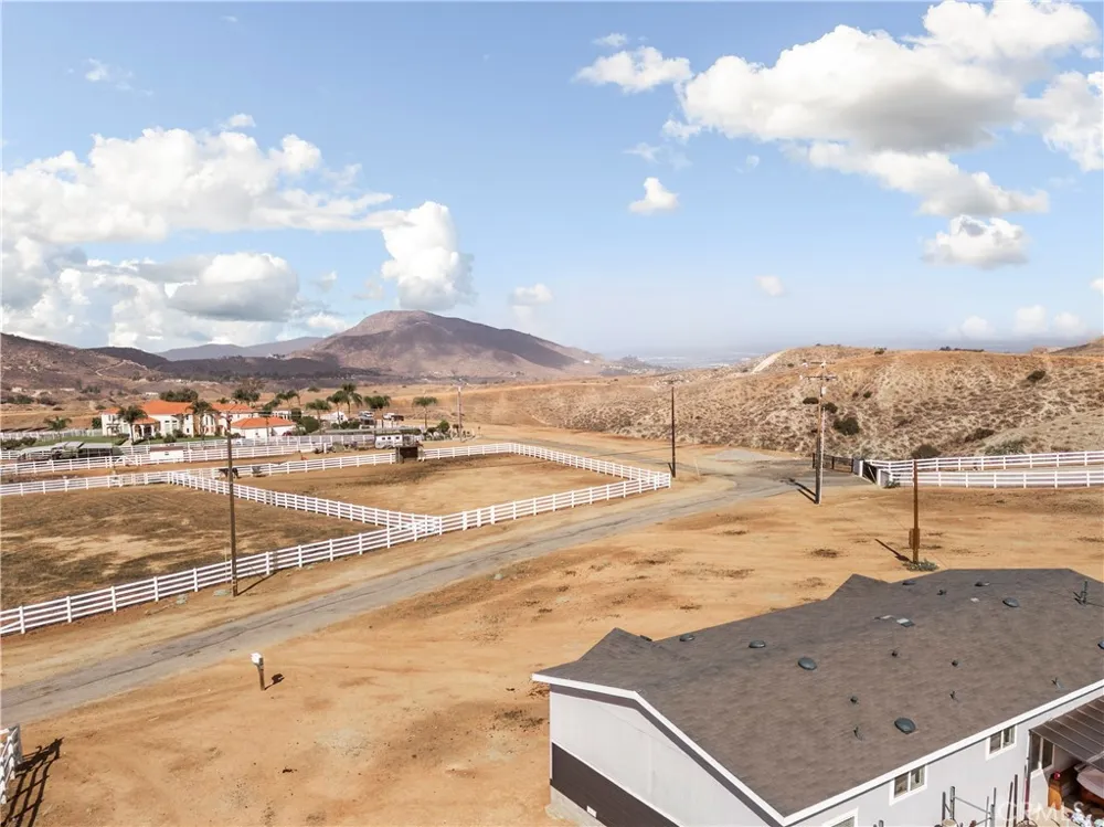 7534 Stewart Road Colton, CA 92324