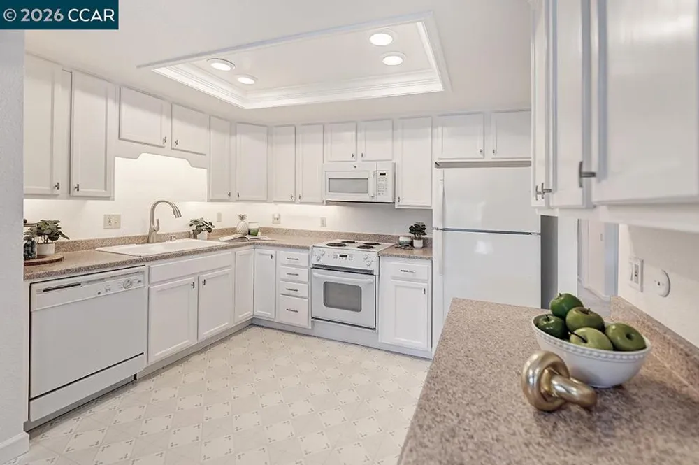2400 Pine Knoll #3 Walnut Creek, CA 94595