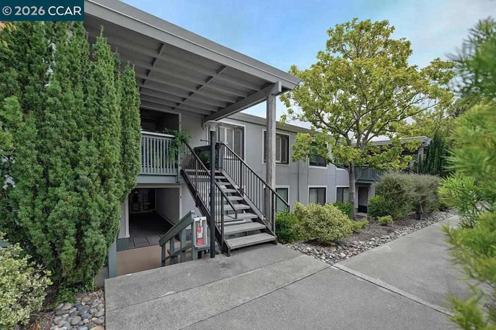 2400 Pine Knoll #3 Walnut Creek, CA 94595