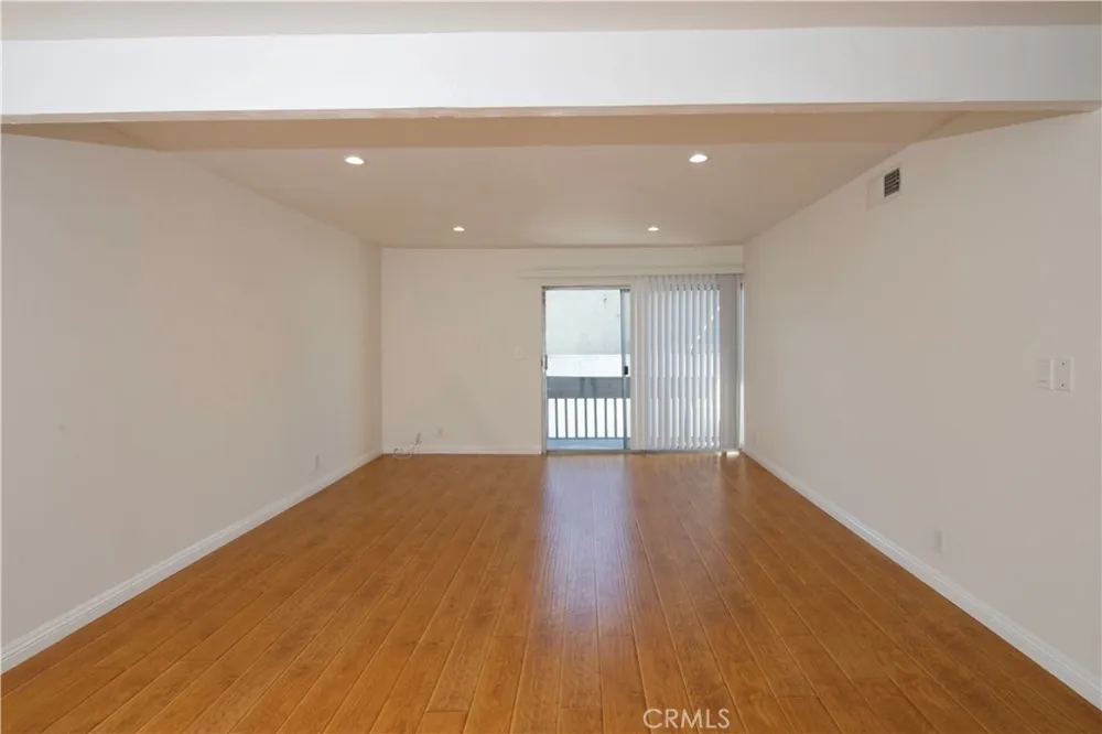 18620 Hatteras St #249 Tarzana, CA 91356
