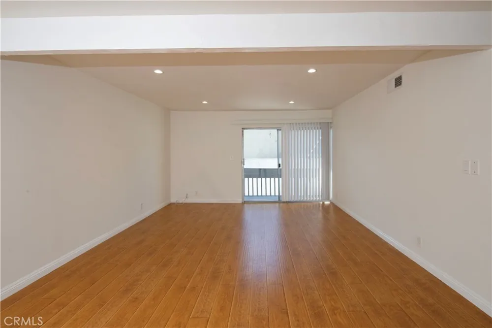 18620 Hatteras St #249 Tarzana, CA 91356