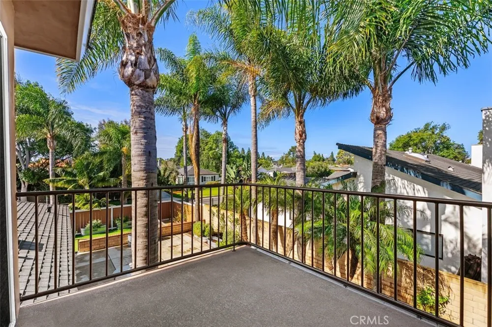 2199 National Costa Mesa, CA 92627