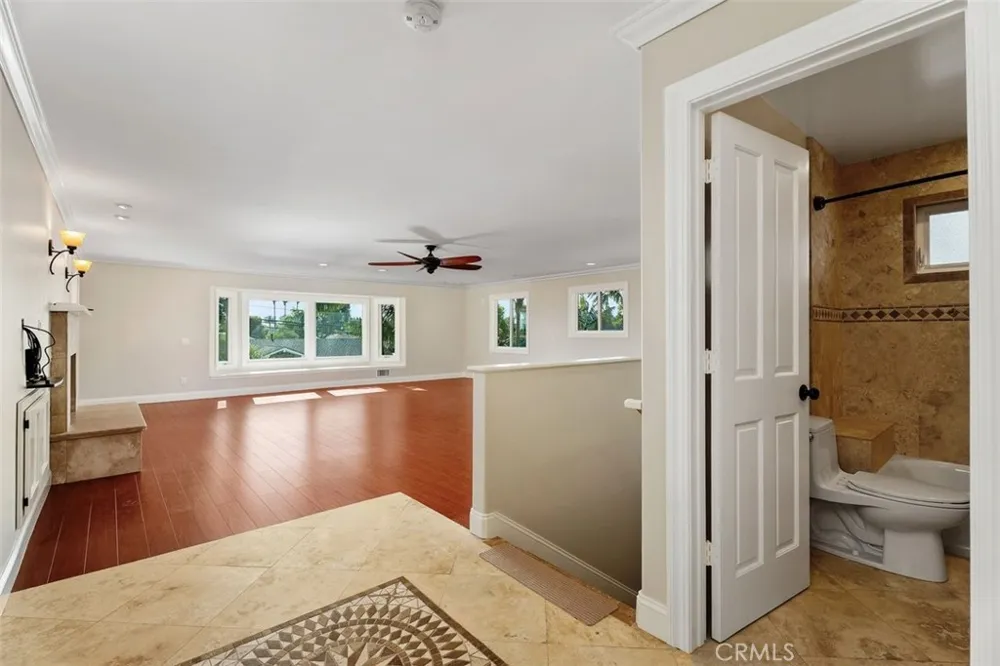 2199 National Costa Mesa, CA 92627