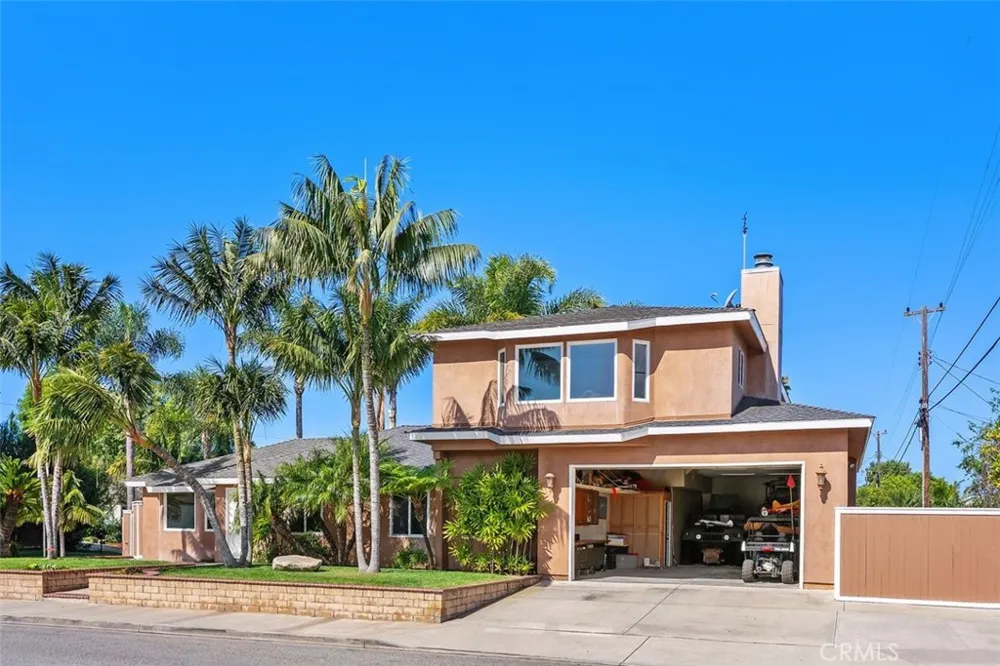 2199 National Costa Mesa, CA 92627