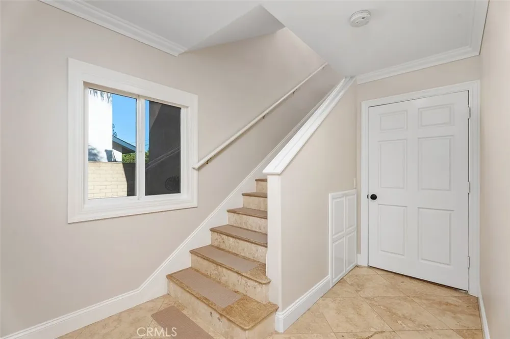 2199 National Costa Mesa, CA 92627
