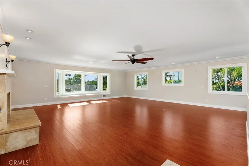 2199 National Costa Mesa, CA 92627