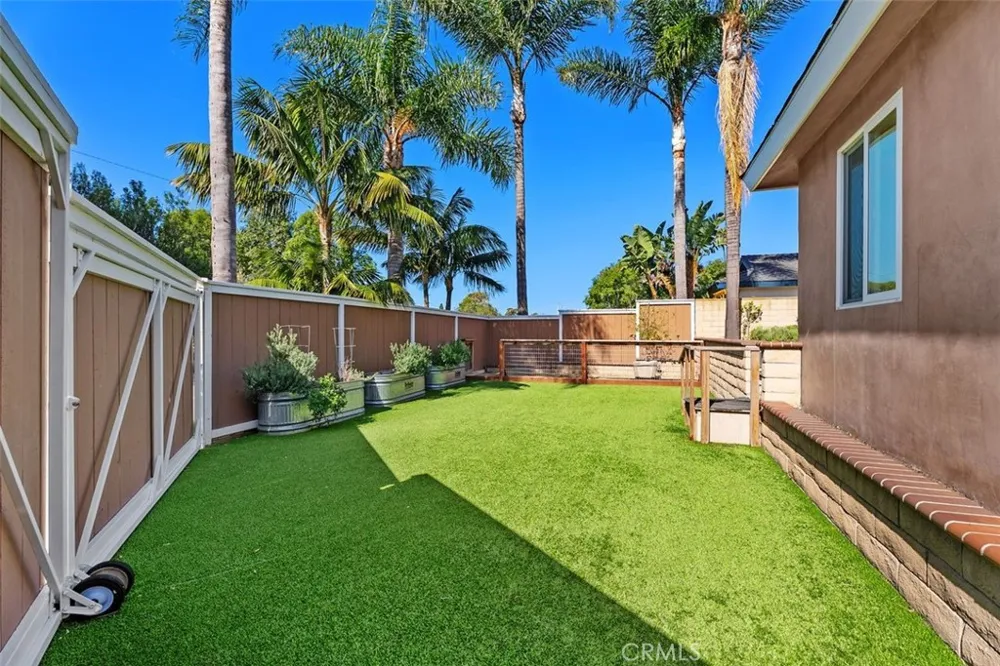2199 National Costa Mesa, CA 92627