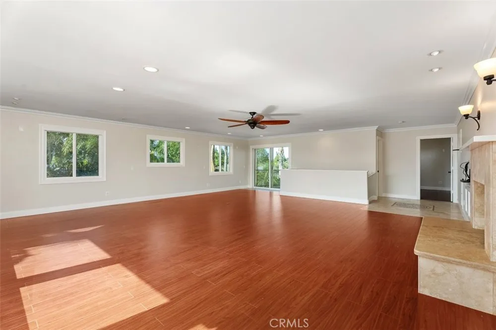 2199 National Costa Mesa, CA 92627