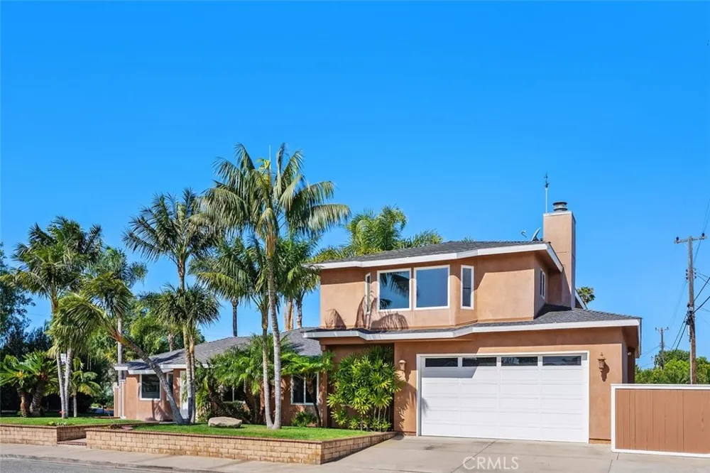 2199 National Costa Mesa, CA 92627