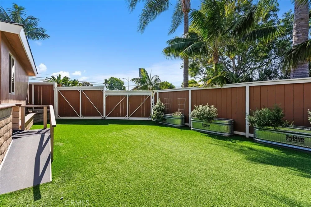2199 National Costa Mesa, CA 92627