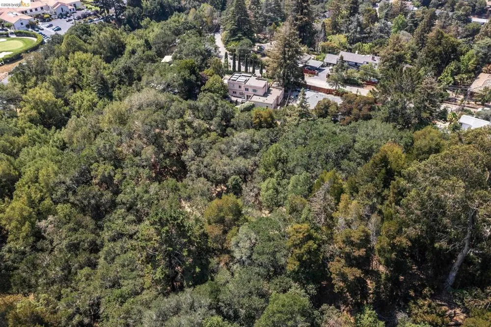 Mendenhall Rd Oakland, CA 94605