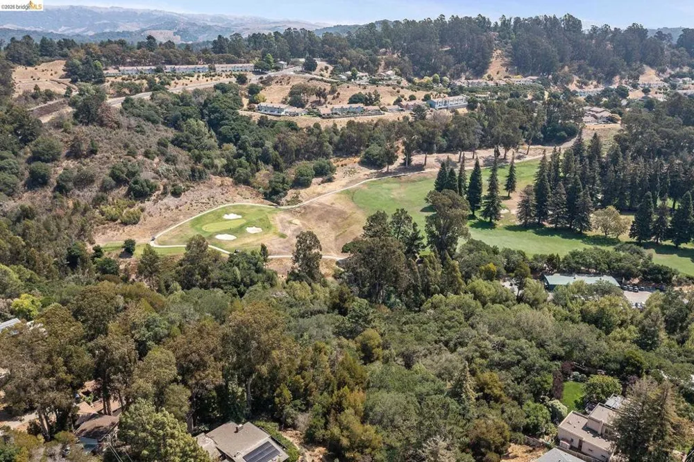 Mendenhall Rd Oakland, CA 94605