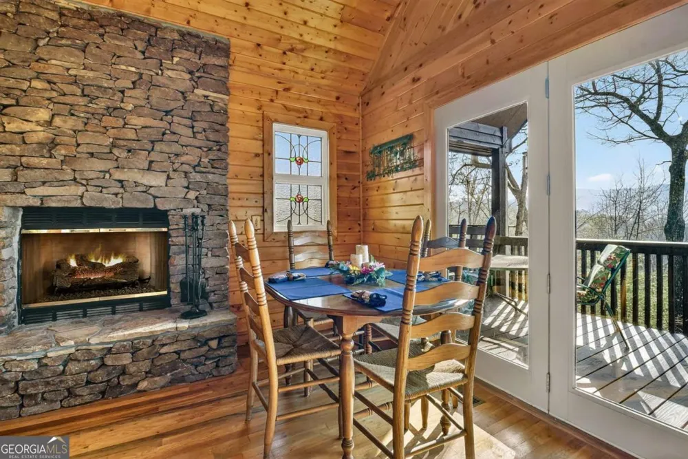 1183 Bear Paw TRL Blue Ridge, GA 30513