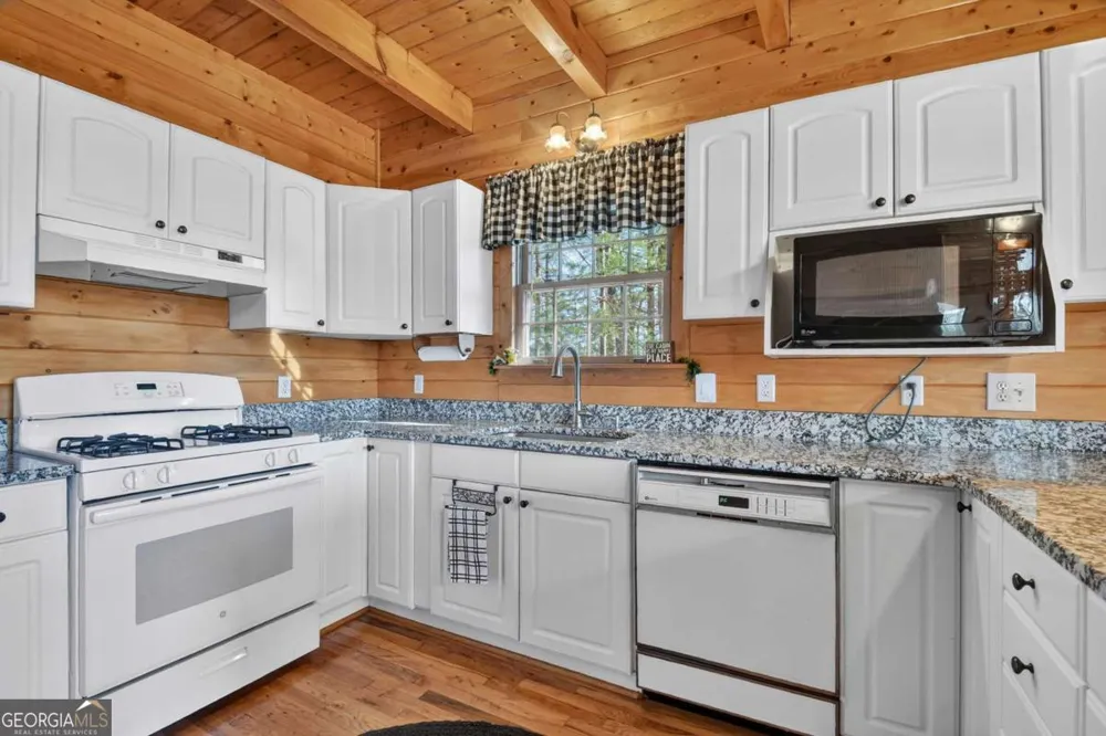 1183 Bear Paw TRL Blue Ridge, GA 30513