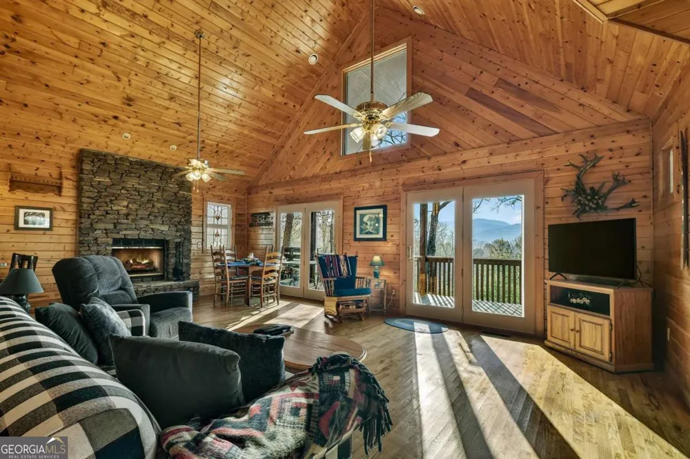 1183 Bear Paw TRL Blue Ridge, GA 30513