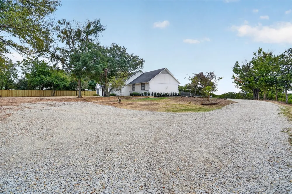 111 Woodcrest Street Weatherford, TX 76087