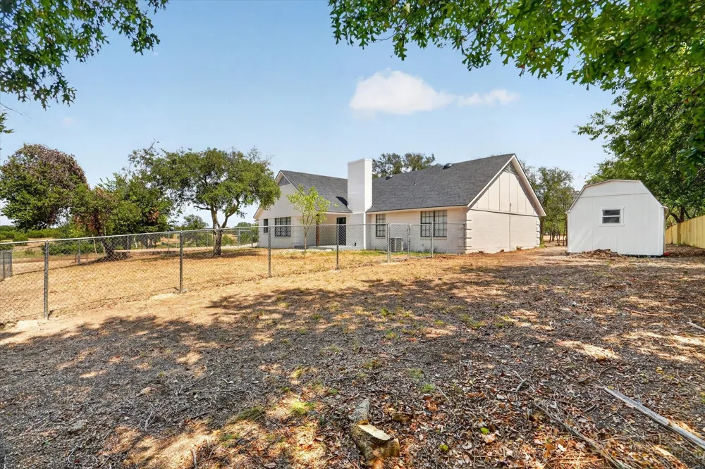 111 Woodcrest Street Weatherford, TX 76087
