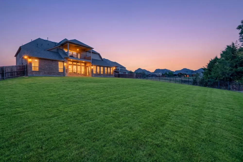 9002 Forest Park Court Rowlett, TX 75089