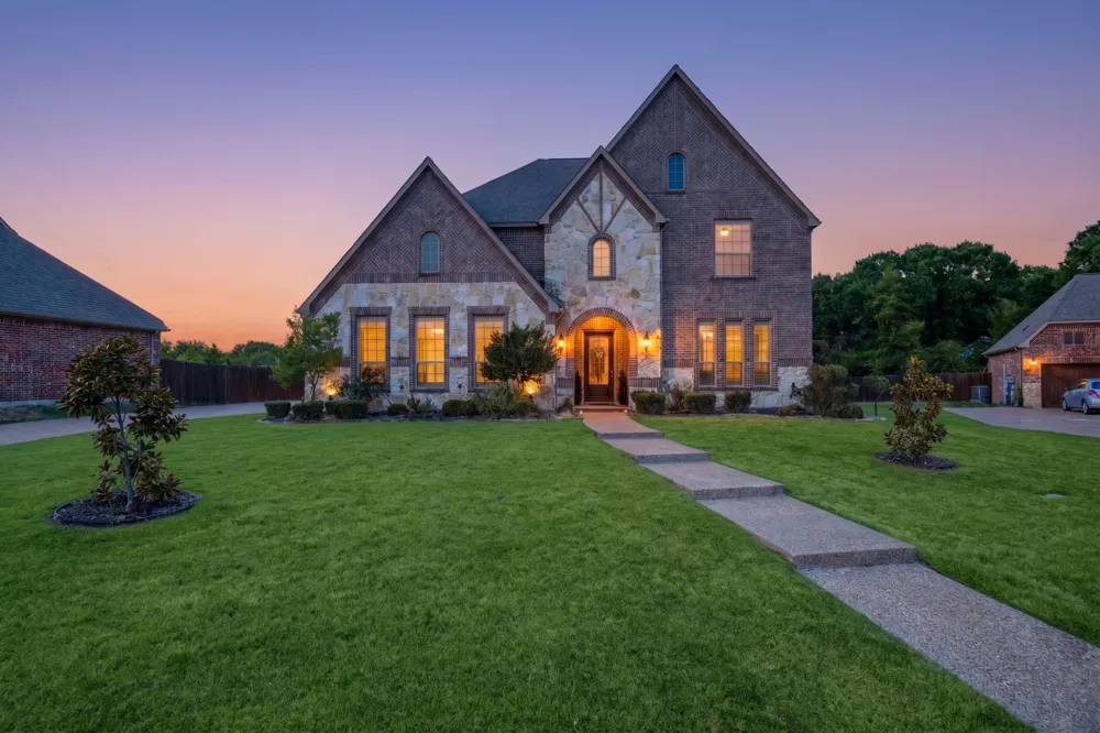 9002 Forest Park Court Rowlett, TX 75089
