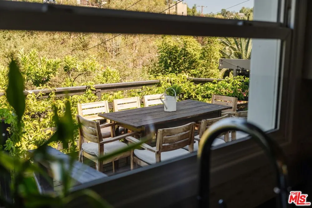 2380 Lake View Avenue Los Angeles, CA 90039
