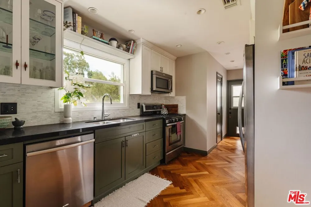 2380 Lake View Avenue Los Angeles, CA 90039